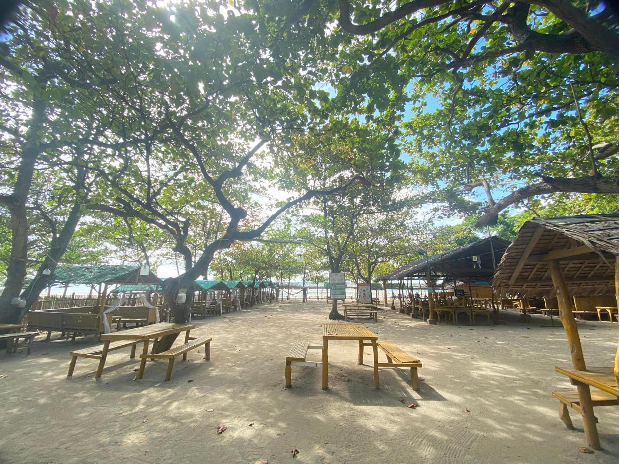 Beach Front Calatagan Apartelle