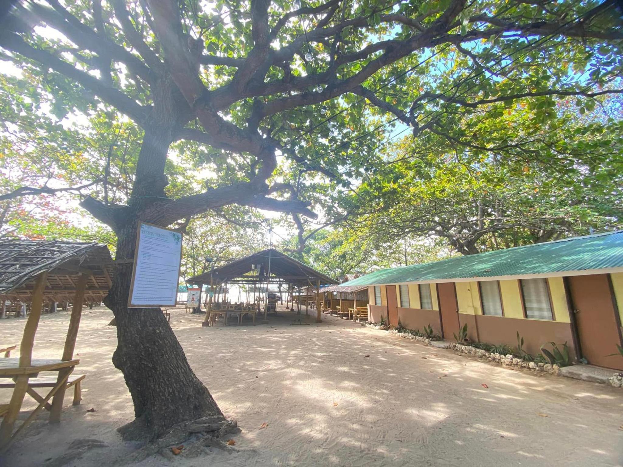 Beach Front Calatagan Apartelle