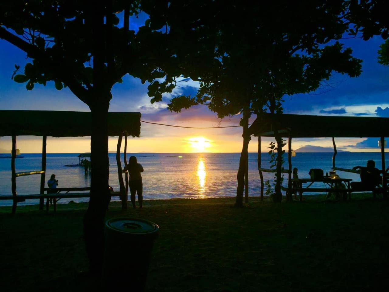 Beach Front Calatagan Apartelle