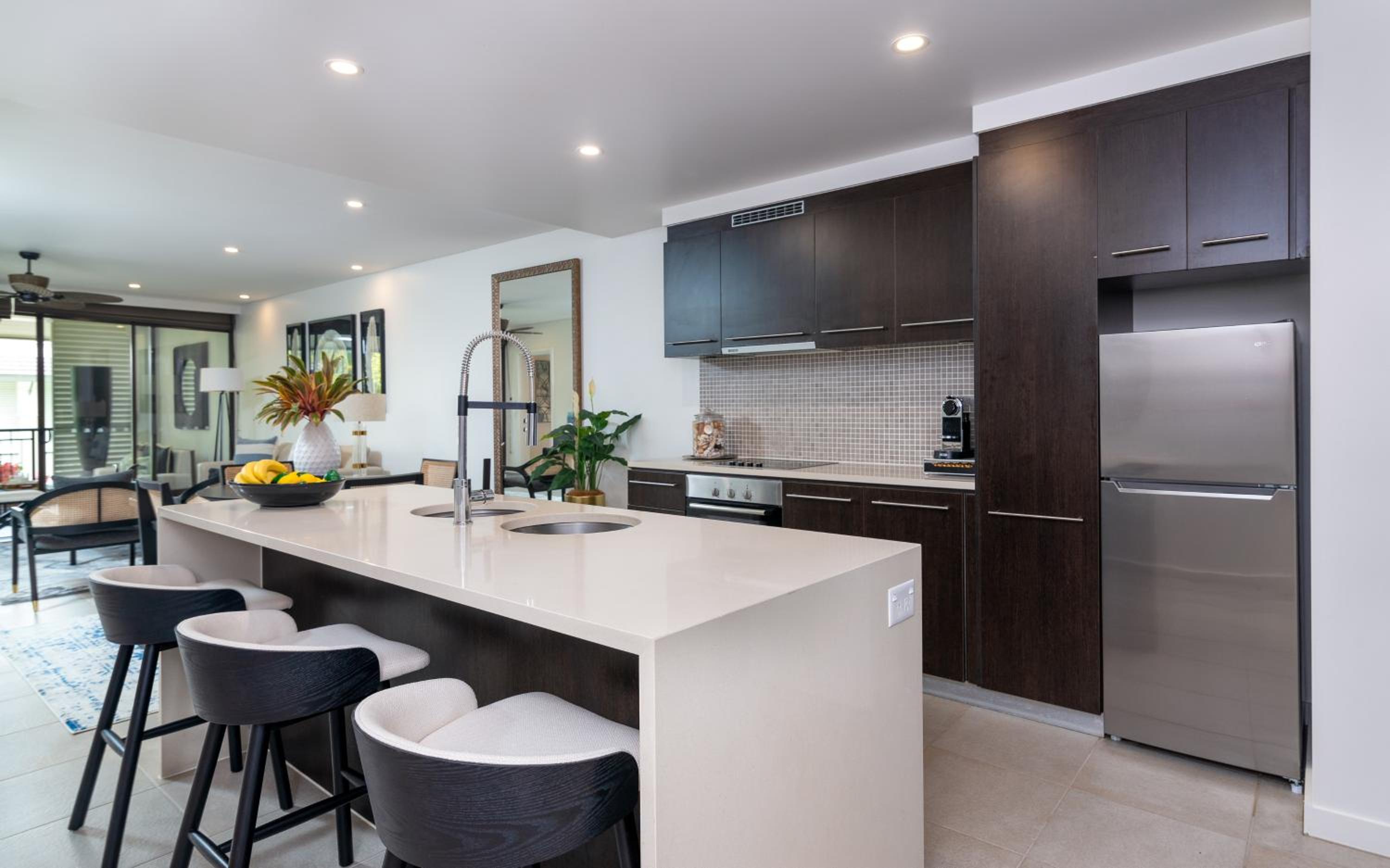 Beautiful Pool View Penthouse With Rooftop Oasis, Great For Families