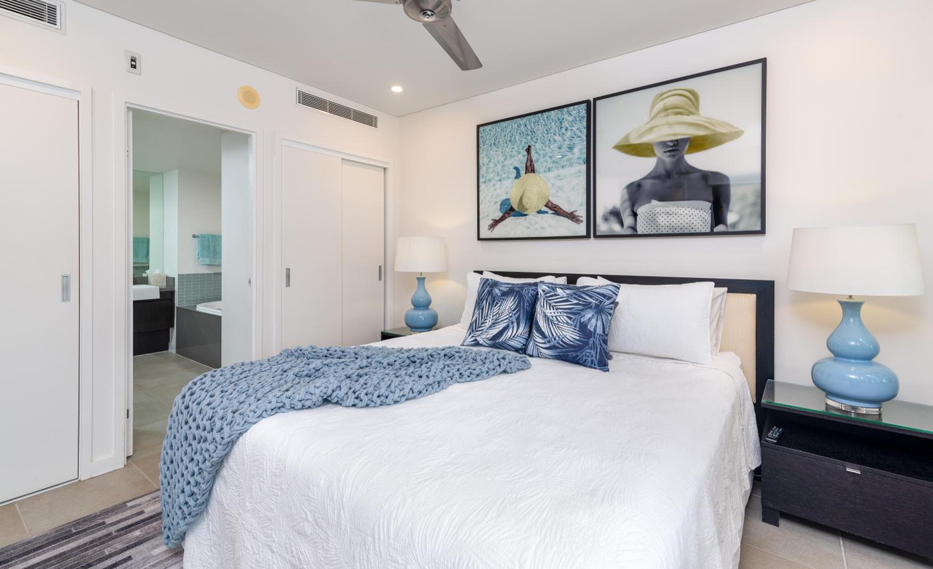 Beautiful Pool View Penthouse With Rooftop Oasis, Great For Families