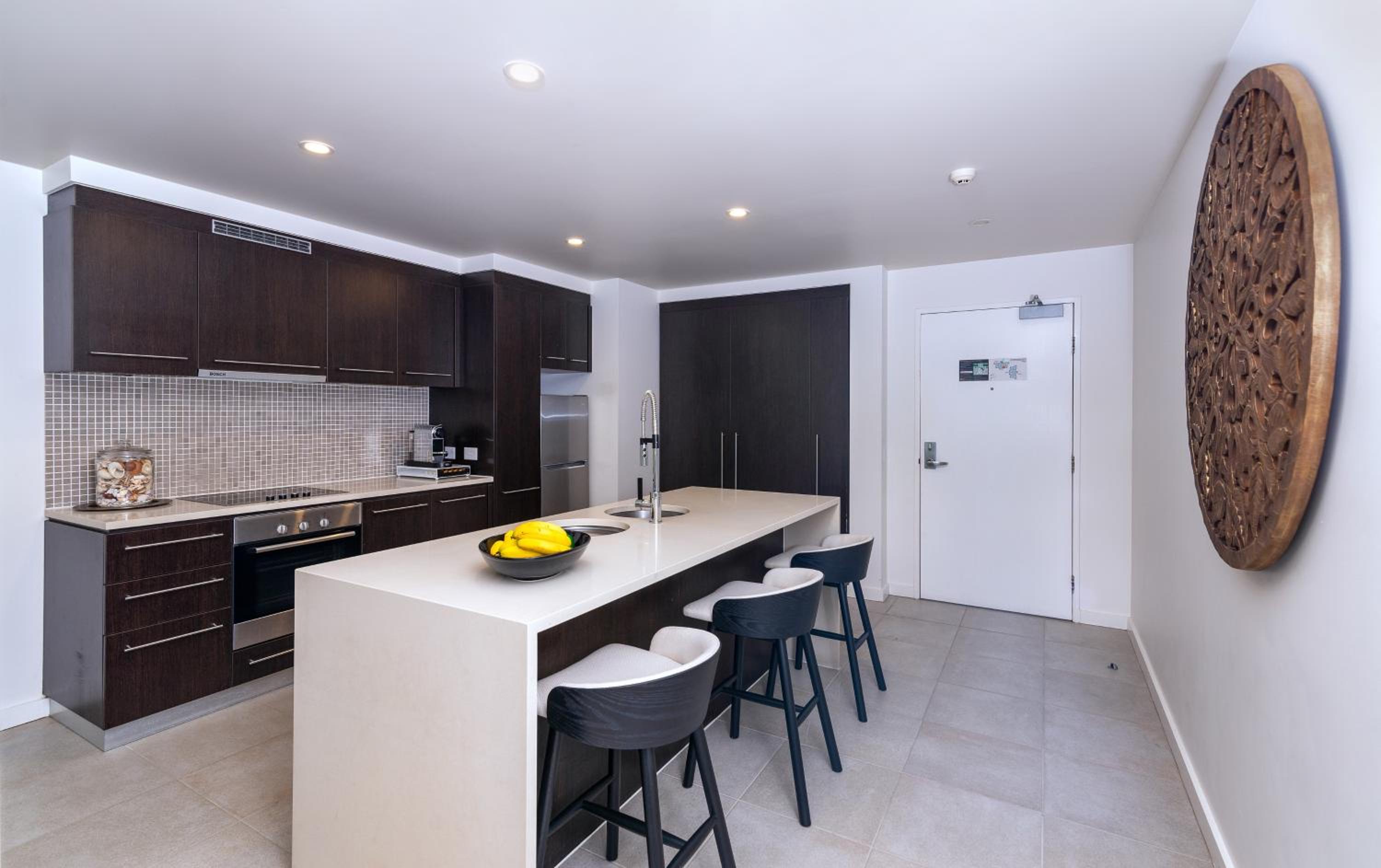 Beautiful Pool View Penthouse With Rooftop Oasis, Great For Families