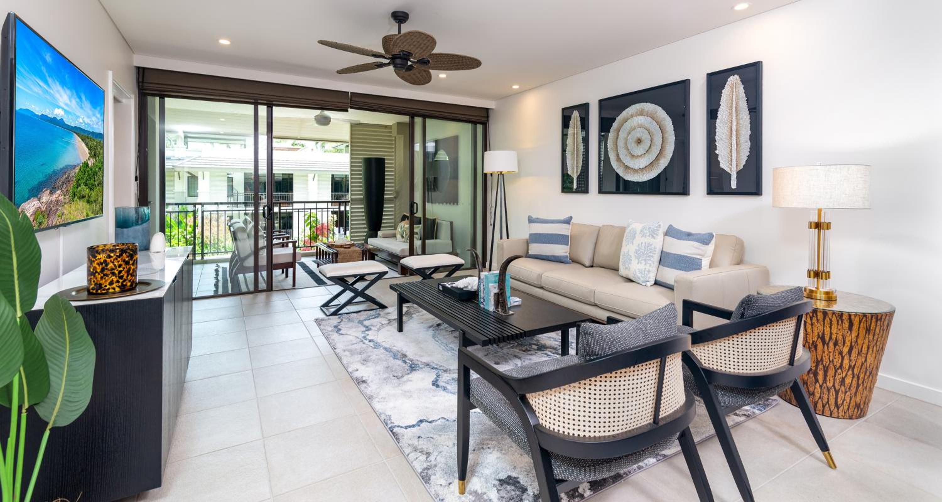 Beautiful Pool View Penthouse With Rooftop Oasis, Great For Families