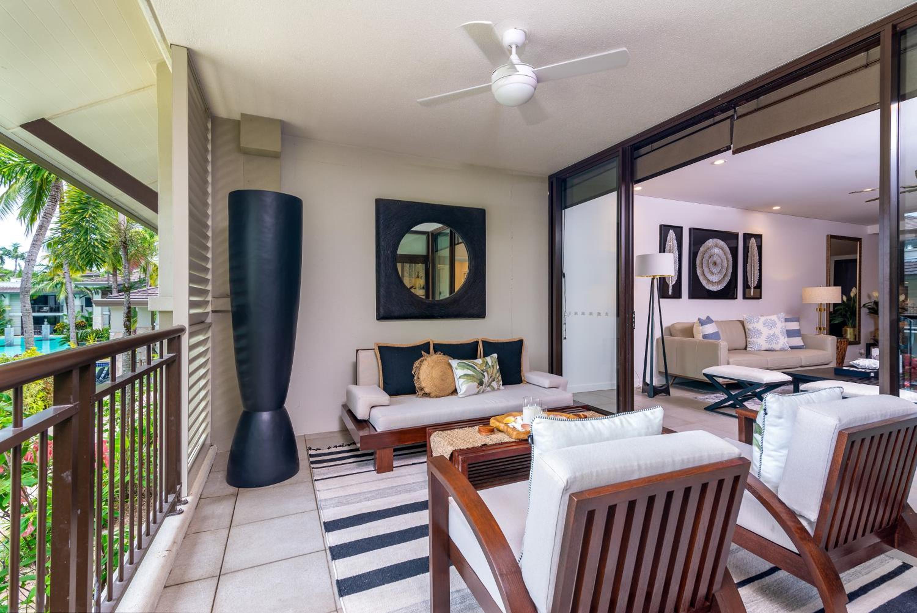 Beautiful Pool View Penthouse With Rooftop Oasis, Great For Families
