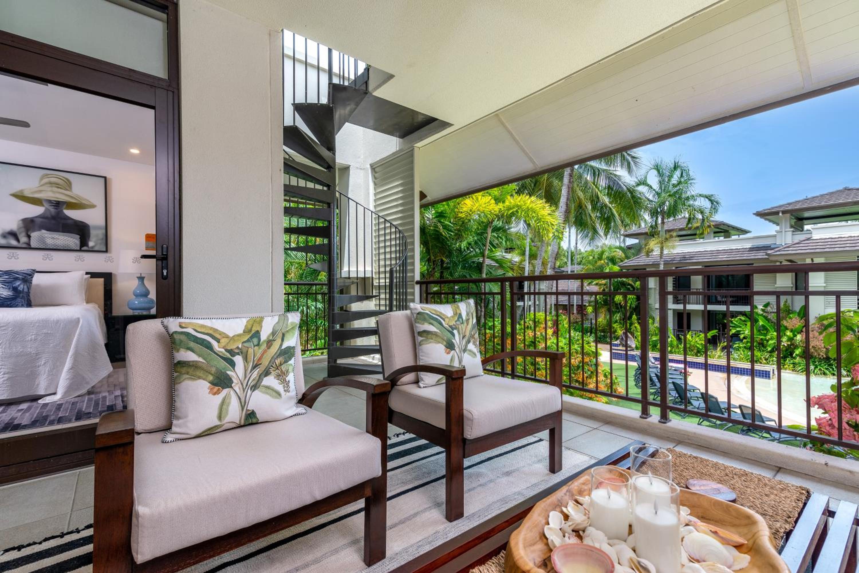 Beautiful Pool View Penthouse With Rooftop Oasis, Great For Families
