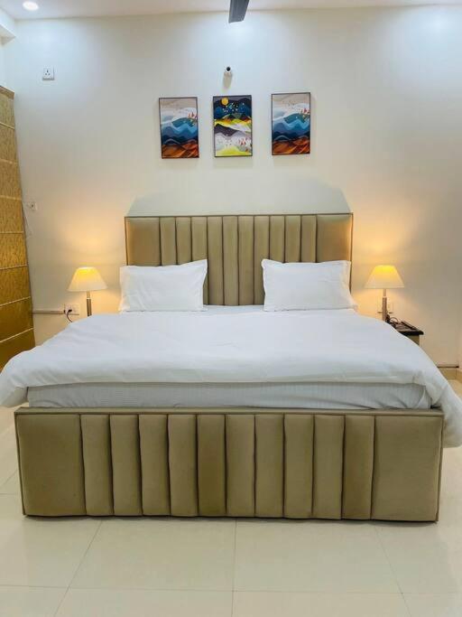 Utopiá 3BHK Entire Luxury Apartment In Noida 63 view 3