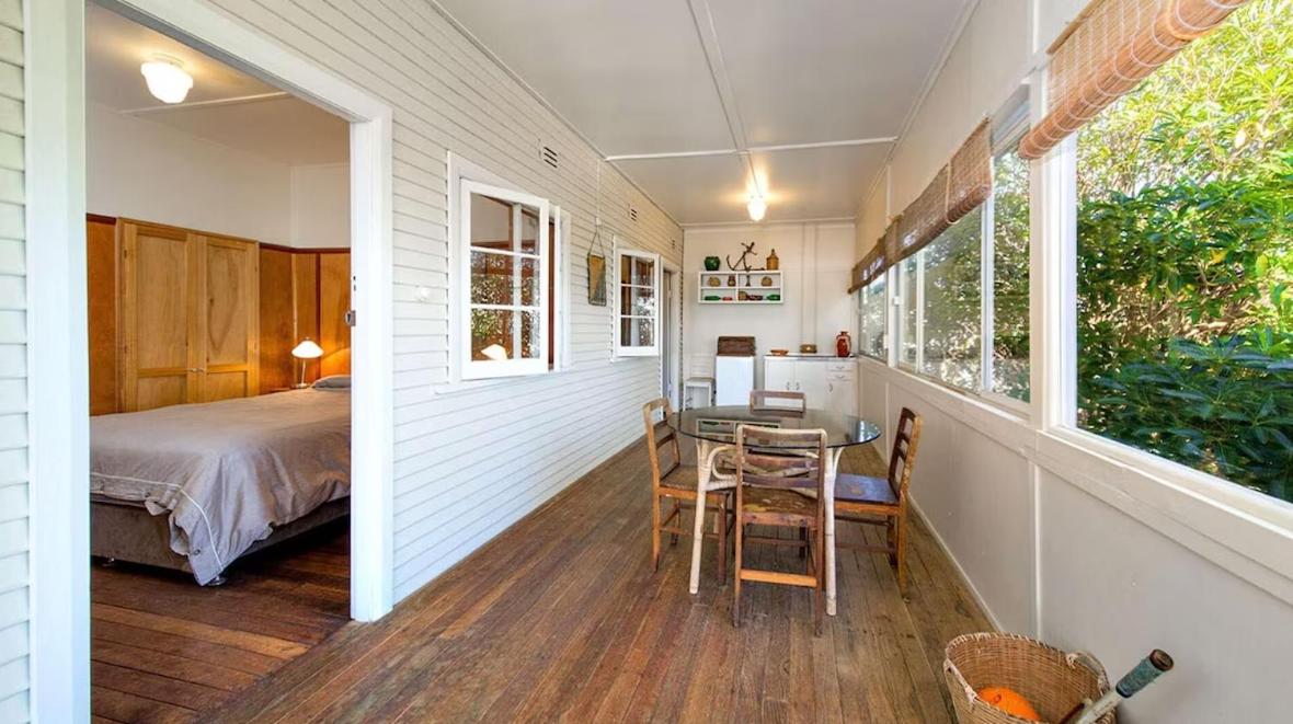 Bermagui Bay Beach House 2, Wonderful Beachside Location, Pet Friendly