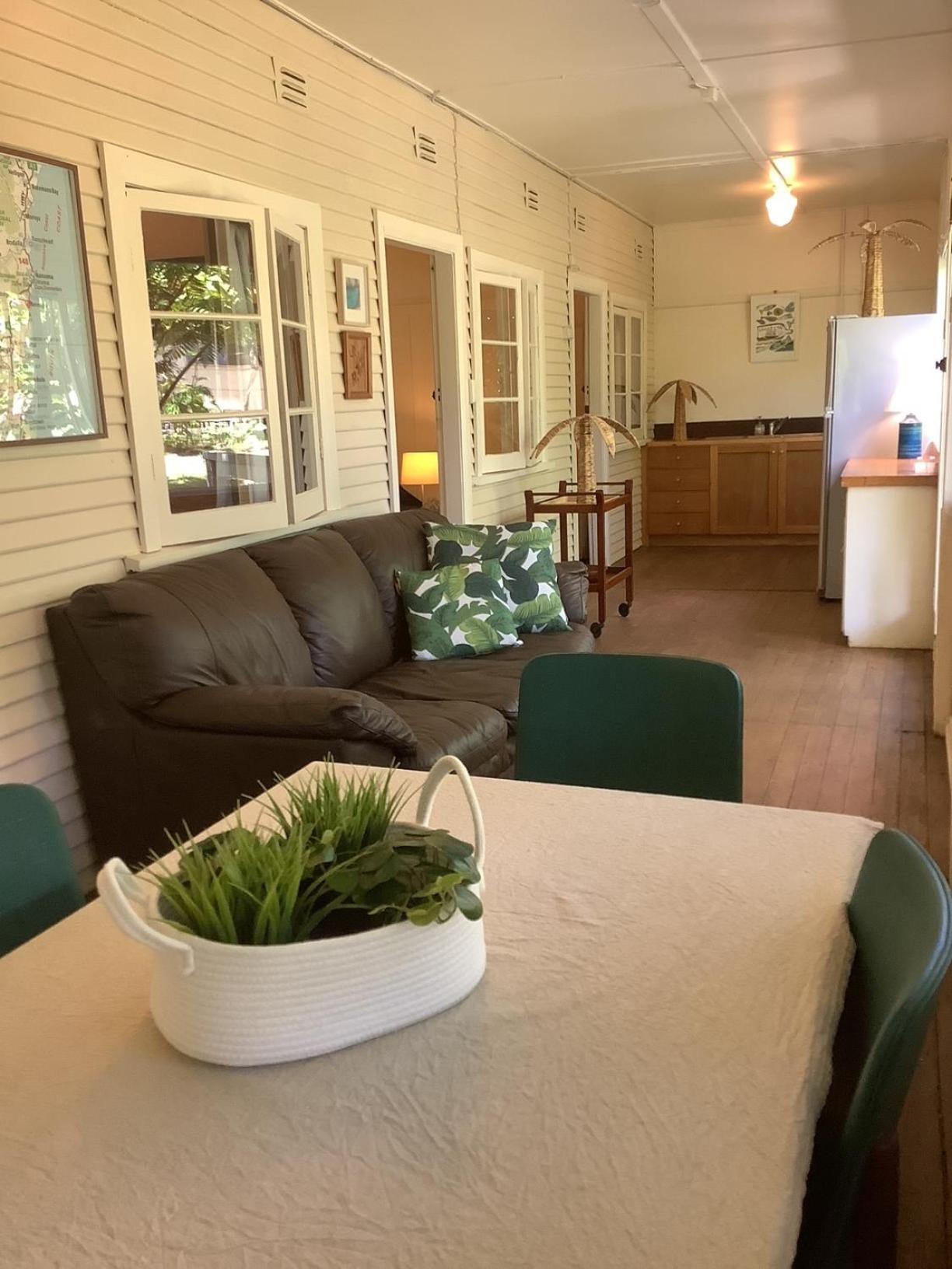 Bermagui Bay Beach House 2, Wonderful Beachside Location, Pet Friendly