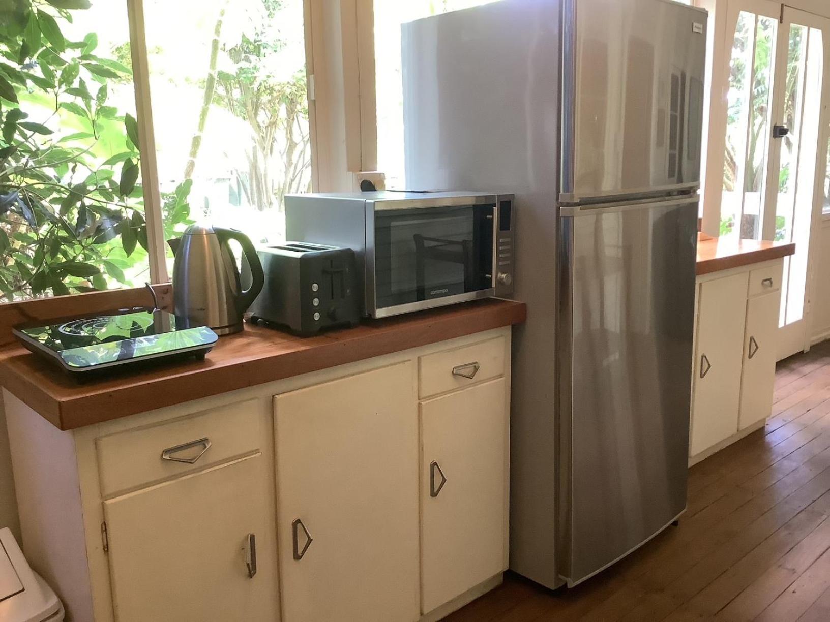 Bermagui Bay Beach House 2, Wonderful Beachside Location, Pet Friendly