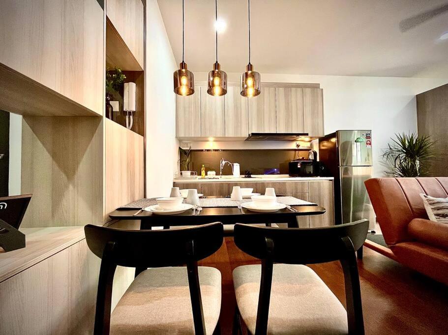 Premium Cozy Studio Near Mid Valley