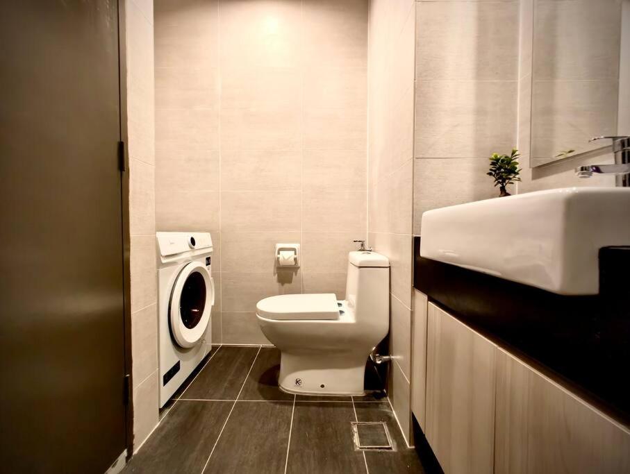 Premium Cozy Studio Near Mid Valley