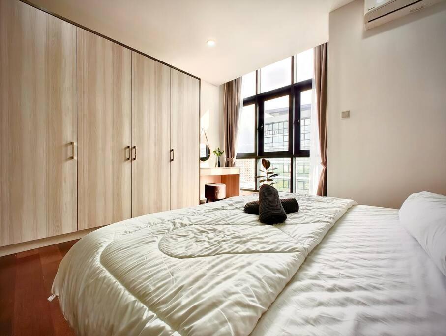 Premium Cozy Studio Near Mid Valley