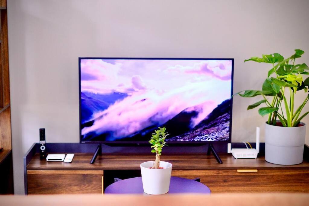 Premium Cozy Studio Near Mid Valley