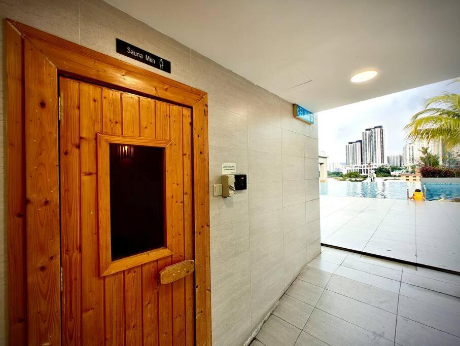 Premium Cozy Studio Near Mid Valley