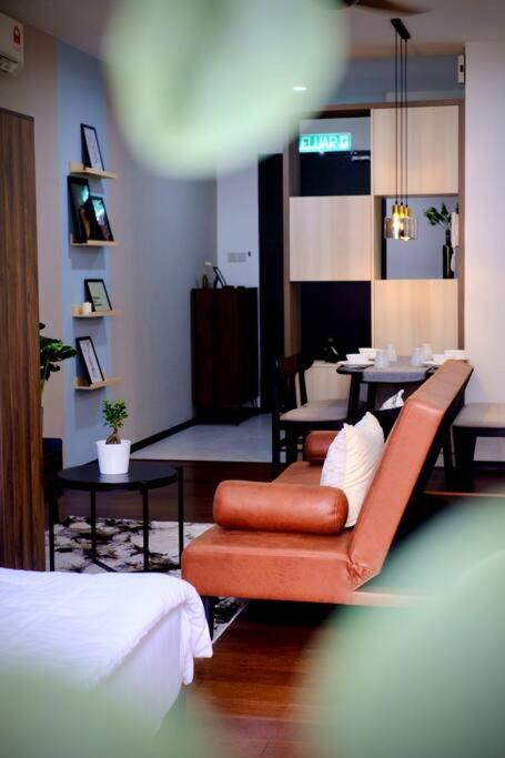 Premium Cozy Studio Near Mid Valley