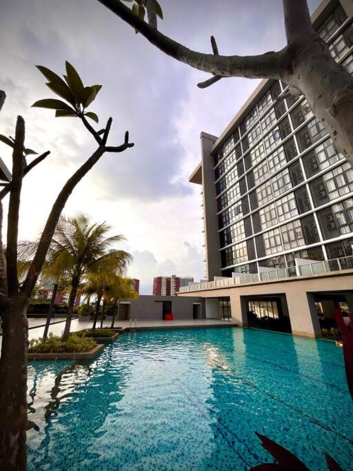 Premium Cozy Studio Near Mid Valley