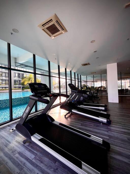 Premium Cozy Studio Near Mid Valley