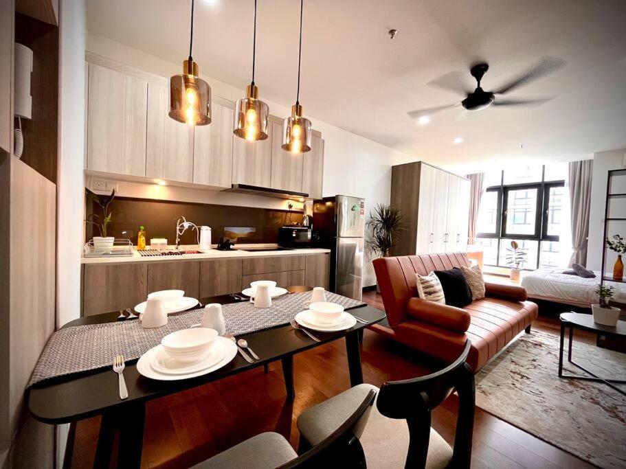 Premium Cozy Studio Near Mid Valley