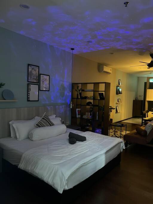 Premium Cozy Studio Near Mid Valley