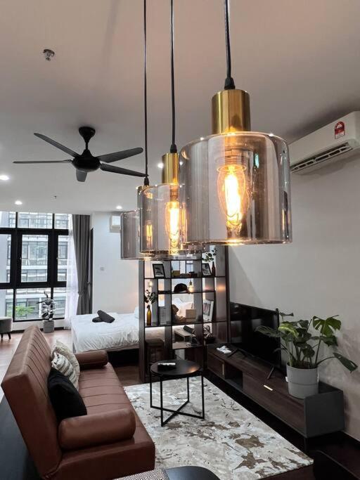 Premium Cozy Studio Near Mid Valley