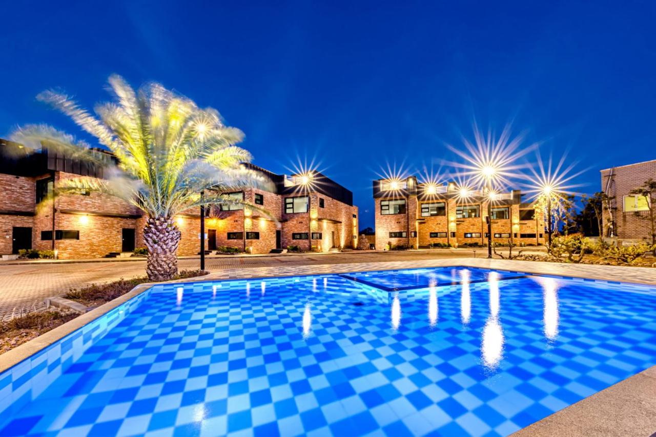 Ocean Brick Poolvilla