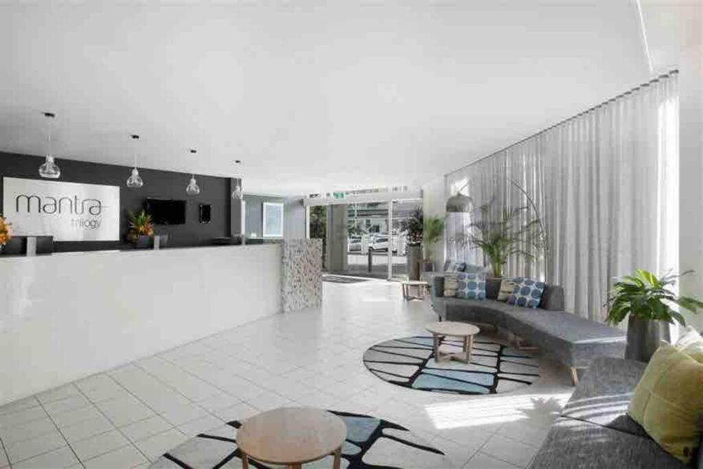 Waterfront Sub-Penthouse Apartment in City Centre