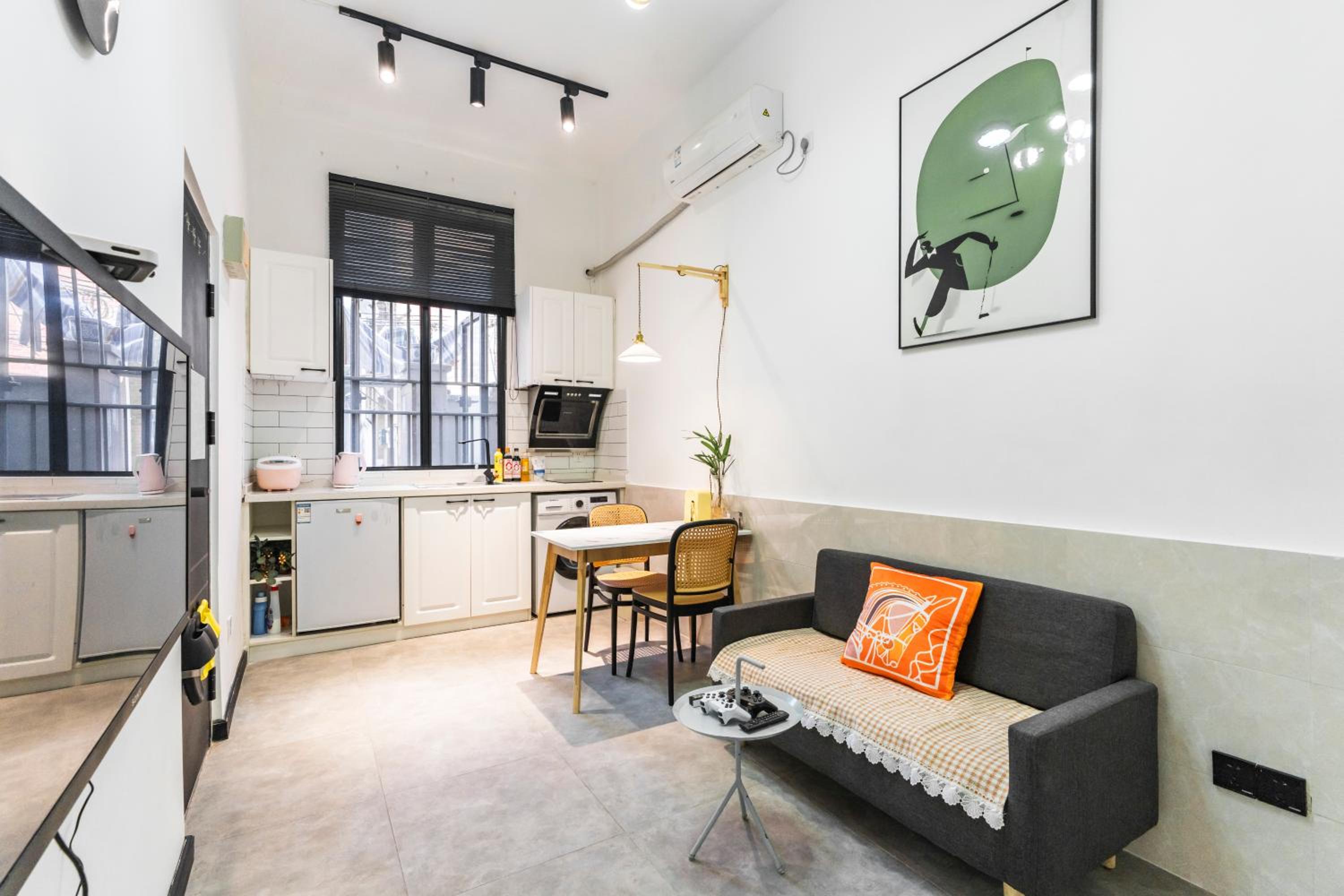 Shanghai Hills&XING 3067 Homestay Near Line 1&13 and Fuxing Park