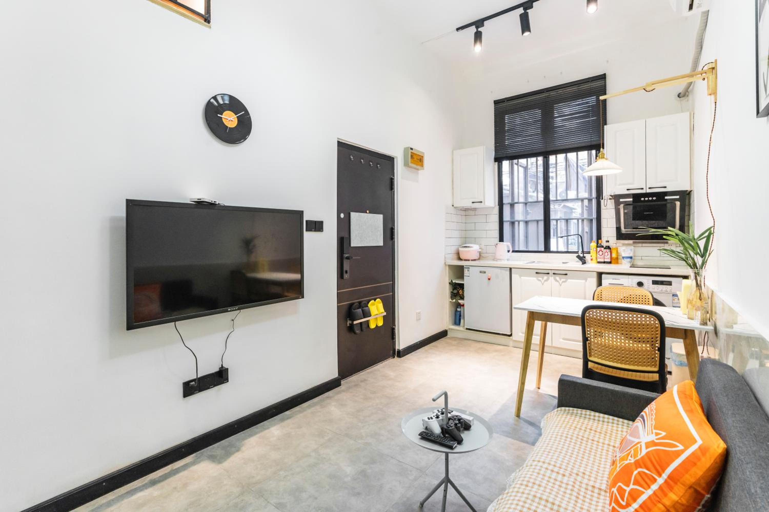 Shanghai Hills&XING 3067 Homestay Near Line 1&13 and Fuxing Park