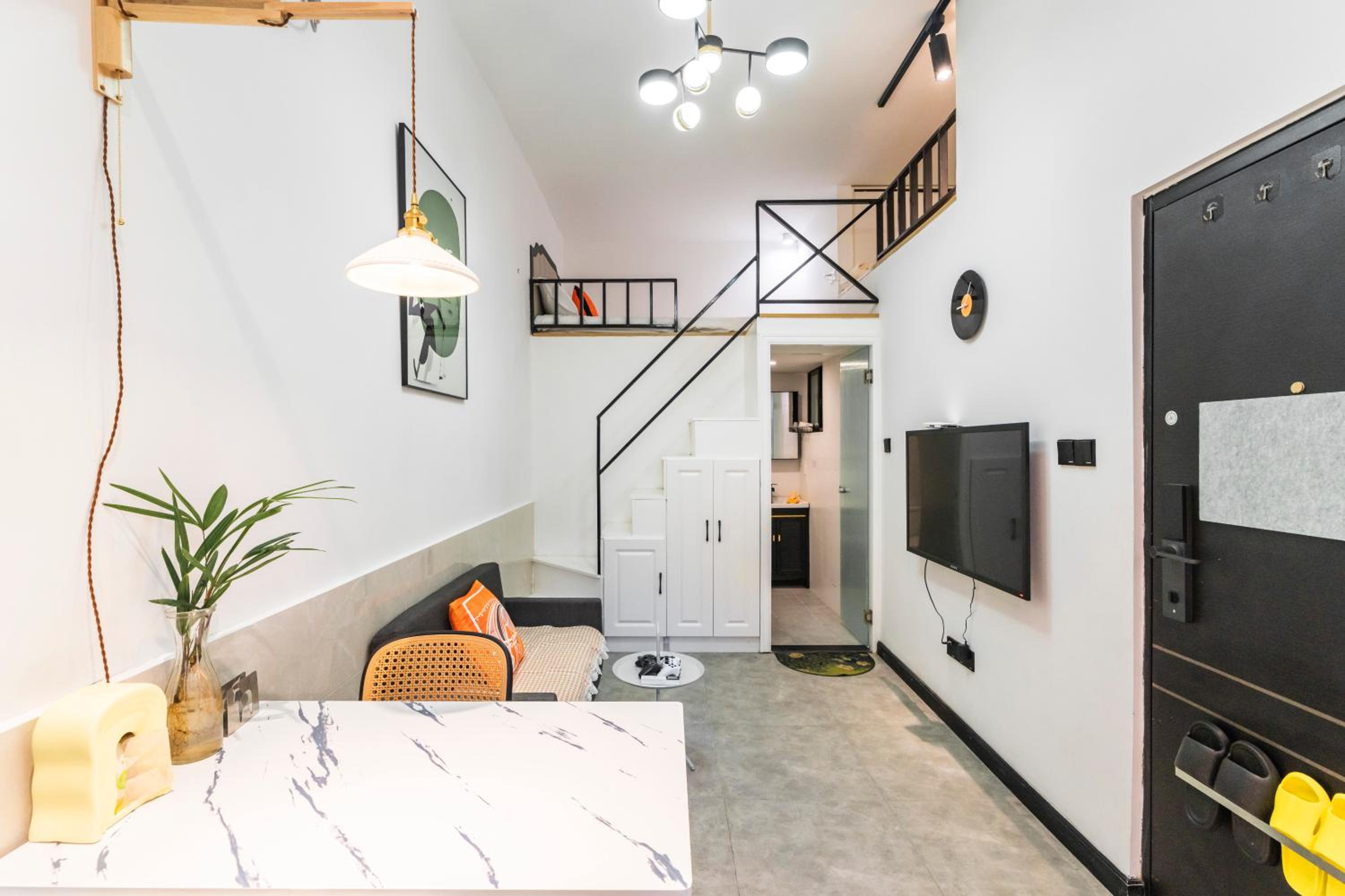 Shanghai Hills&XING 3067 Homestay Near Line 1&13 and Fuxing Park