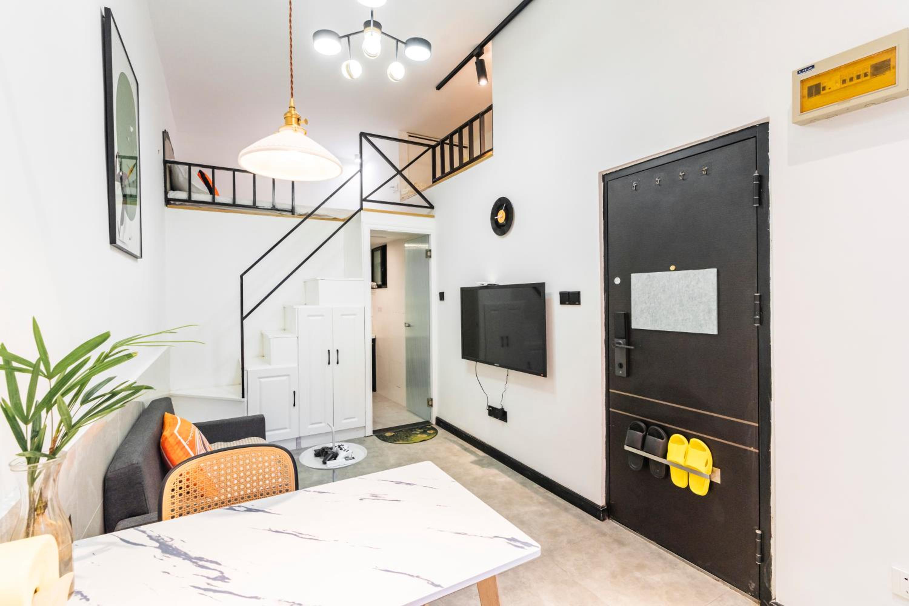 Shanghai Hills&XING 3067 Homestay Near Line 1&13 and Fuxing Park