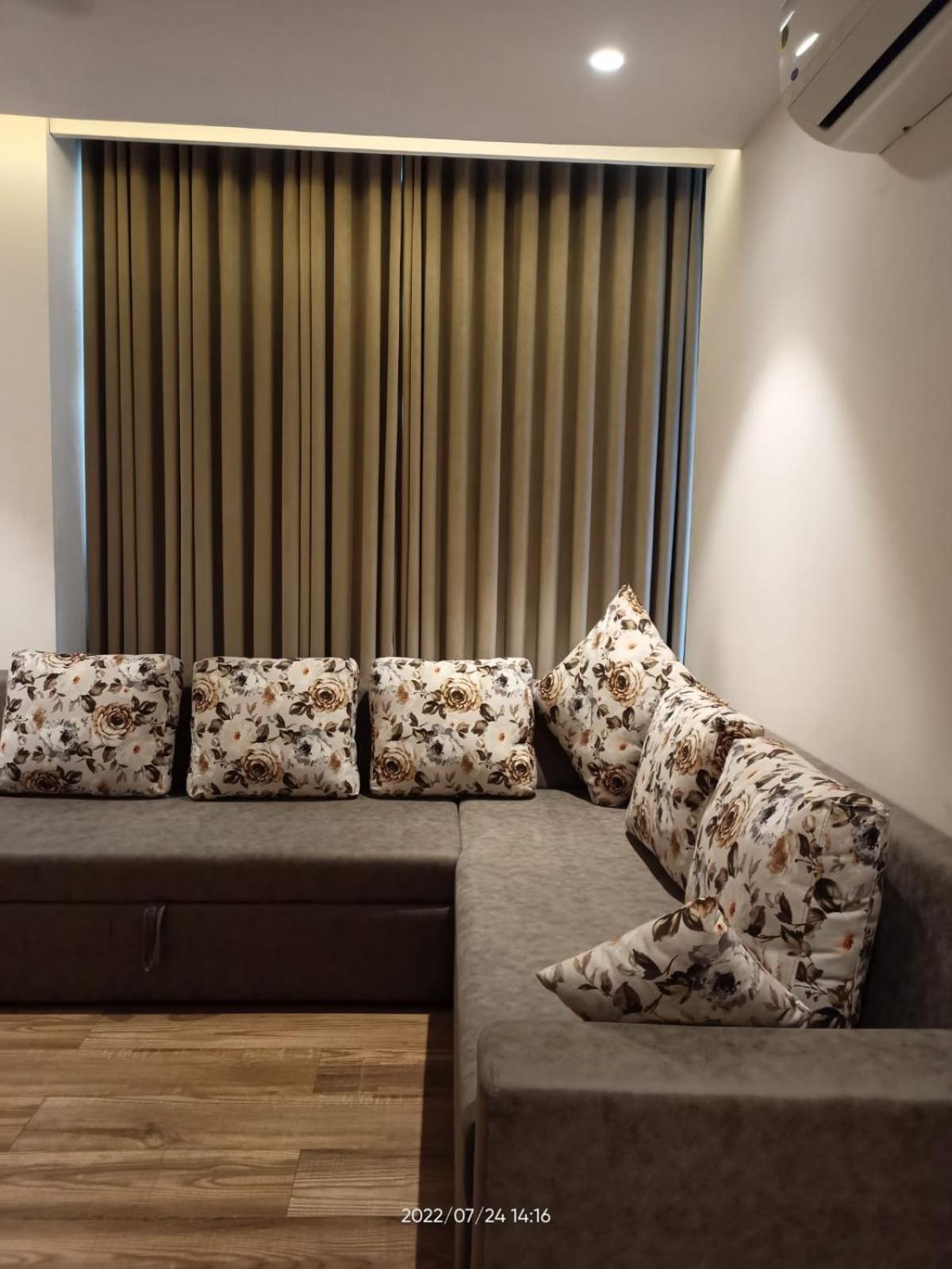 Pinnacle Grand Hotel