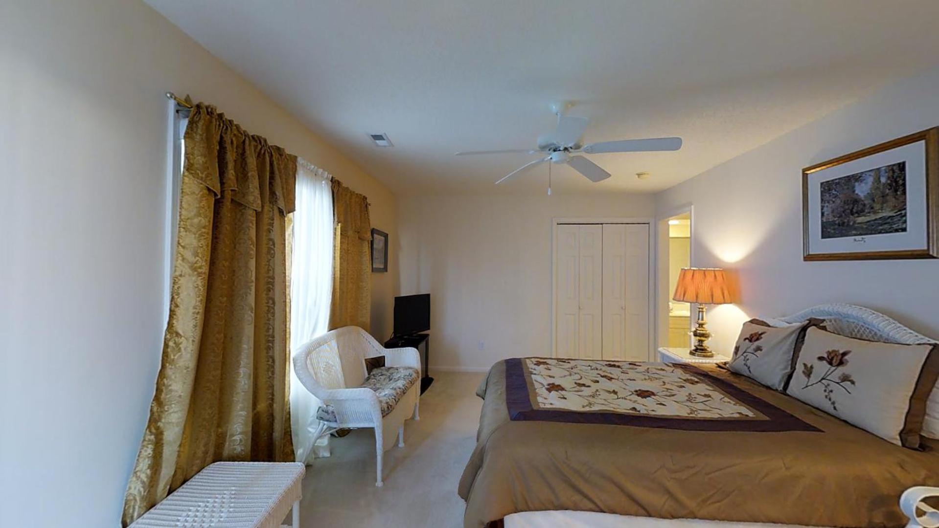 Closest Shorehaven Unit to Cherry Grove Beach • 4-Min Walk • Sleeps 6 view 4