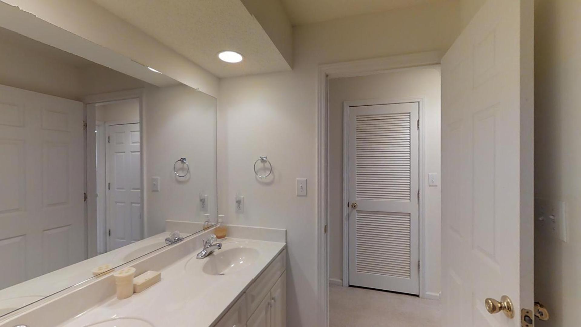 Closest Shorehaven Unit to Cherry Grove Beach • 4-Min Walk • Sleeps 6 view 5