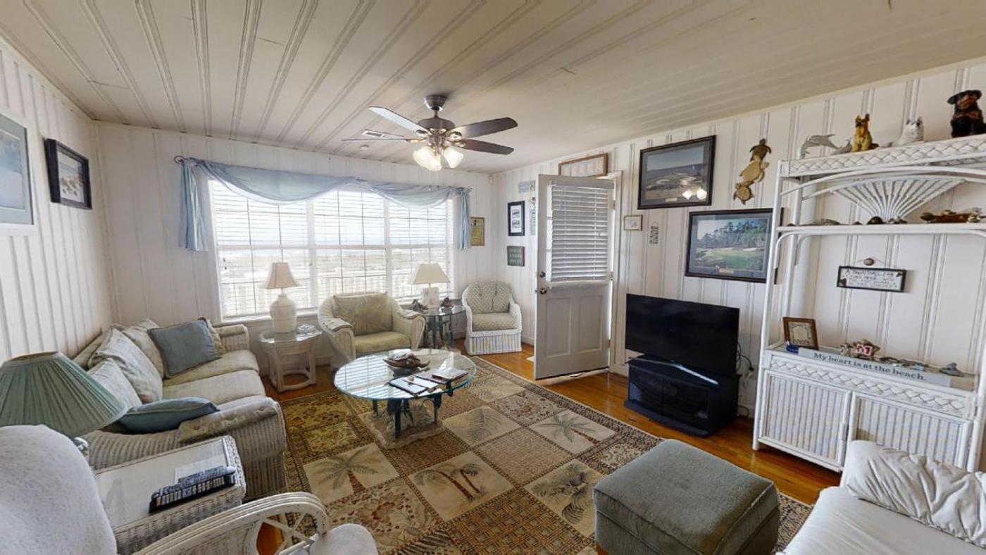 Charming Oceanfront 5BR in Cherry Grove • Private Dune Walkway • Terrapin Cove view 4