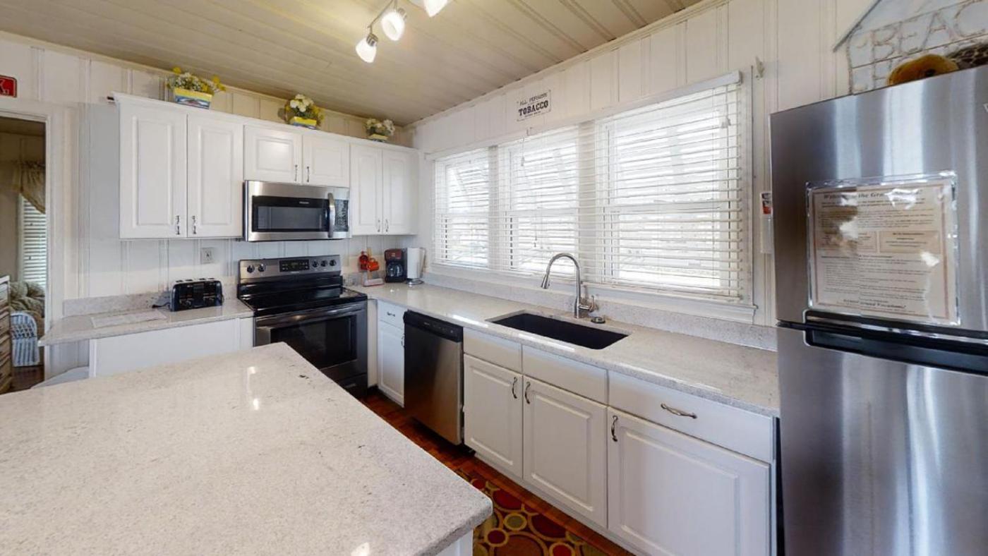 Charming Oceanfront 5BR in Cherry Grove • Private Dune Walkway • Terrapin Cove view 2