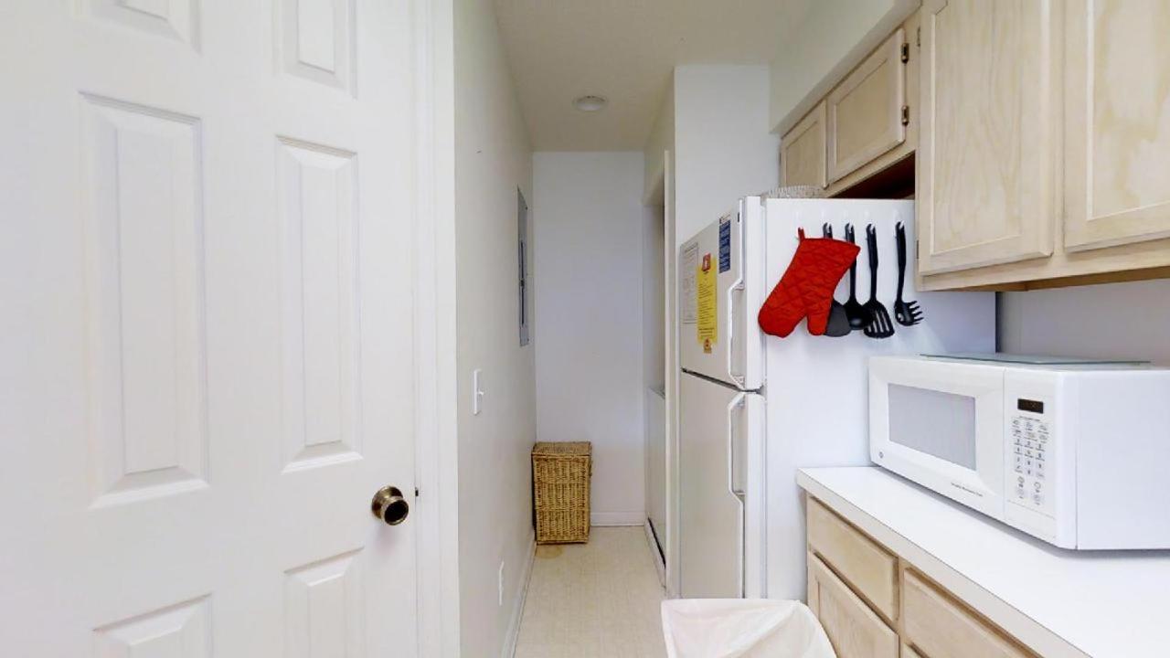 Tilghman Shores A4 2BR End Unit • Screened Porch • Close to Beach view 4