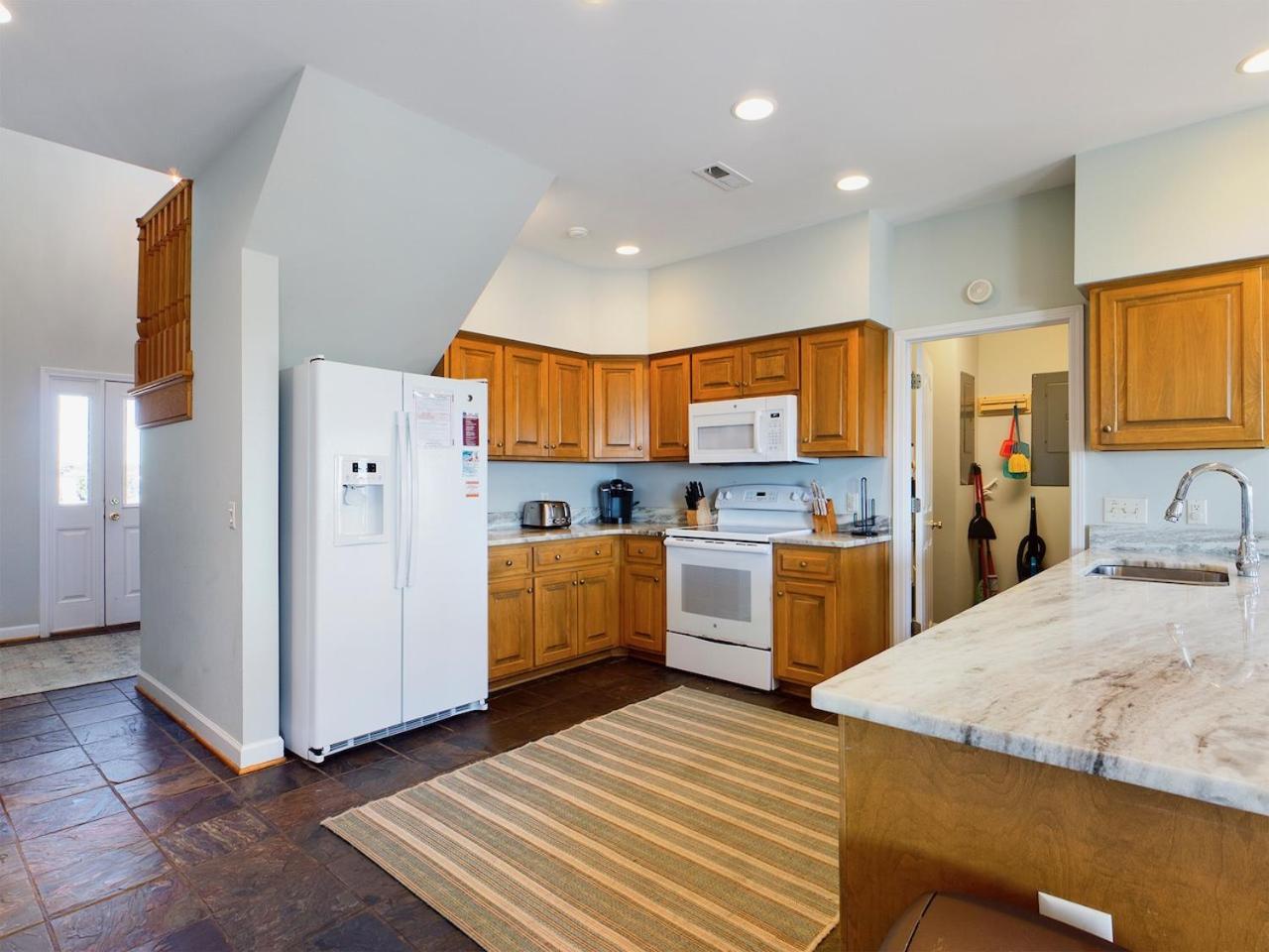 Casa Mia Oceanfront 6BR • All En-Suite • Private Walkway to Sand • Sleeps 24 view 3