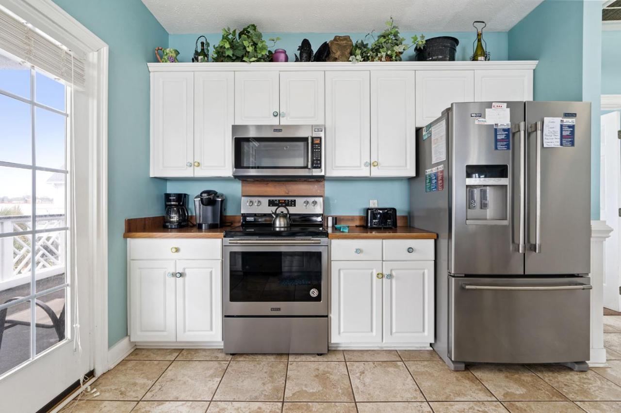 Charleston Court 10 5BR 5.5BA Charleston-Style • Walk to Shopping Eats Beach Across the Street view 4