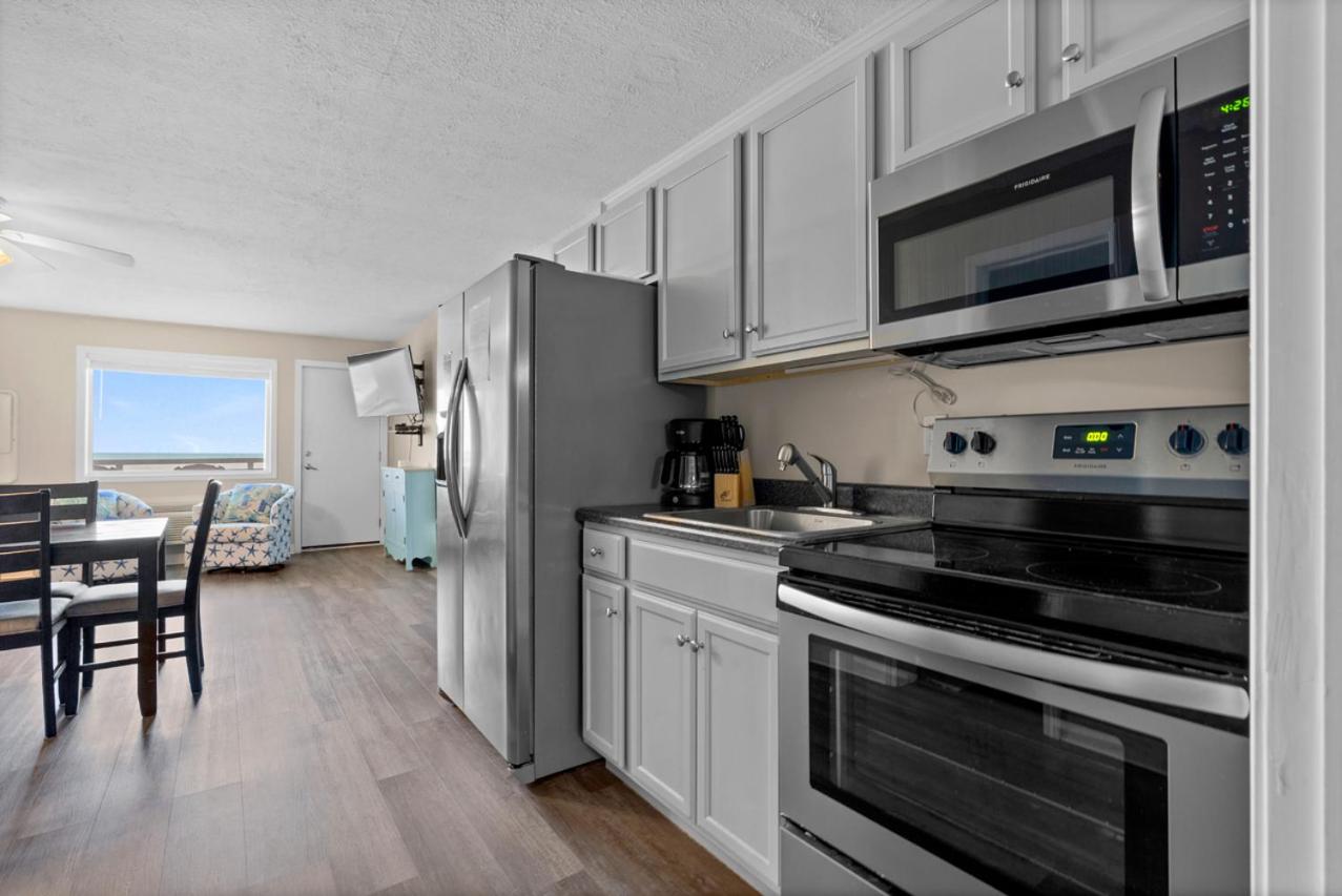 Pet-Friendly Oceanfront 3-BR on Top3rd Floor – Stunning Cherry Grove Beach Views - Blue Mist 302 view 3