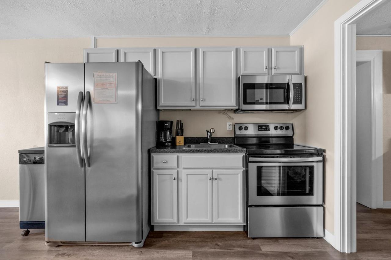 Pet-Friendly Oceanfront 3-BR on Top3rd Floor – Stunning Cherry Grove Beach Views - Blue Mist 302 view 4