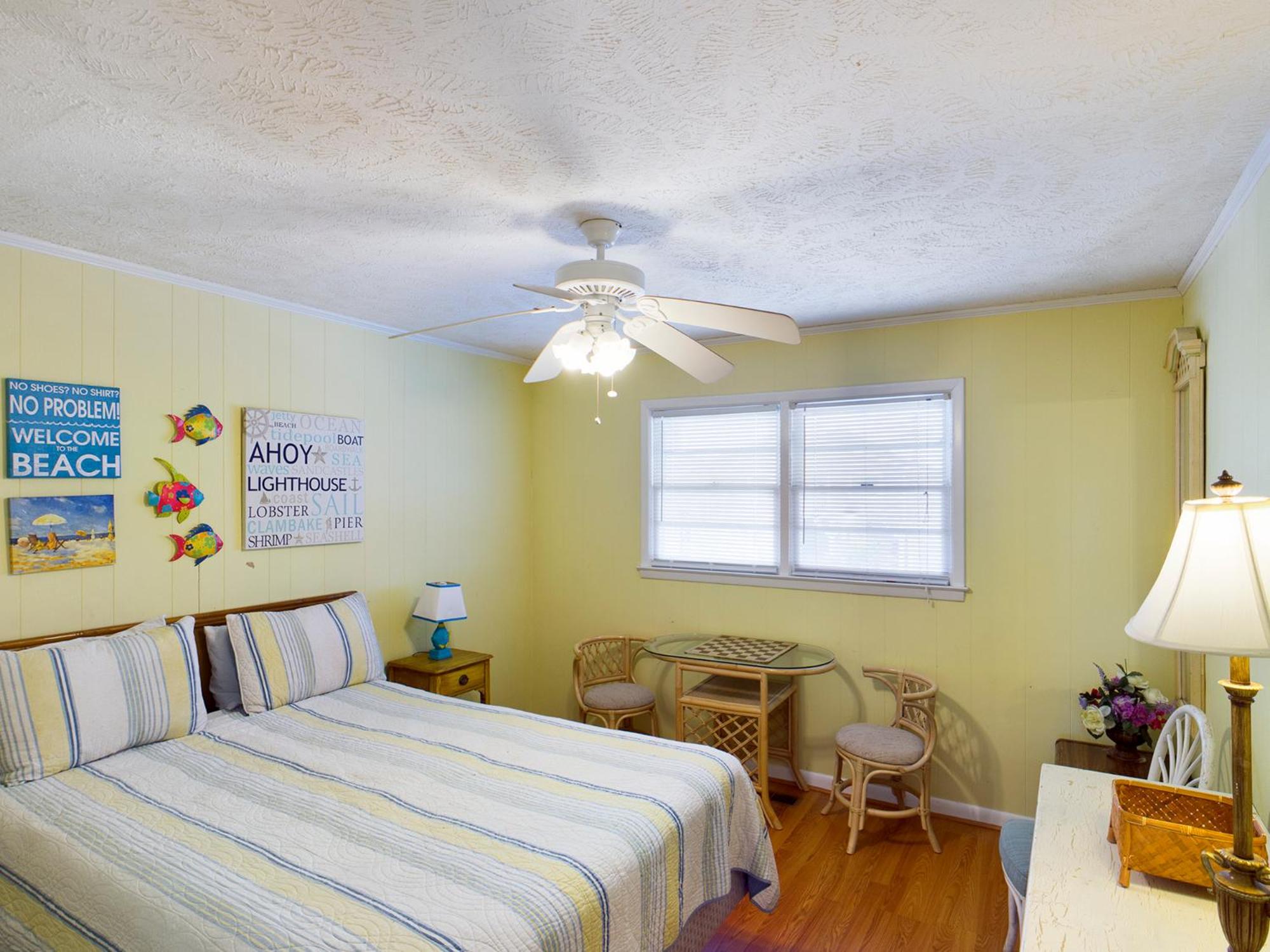 Channel-Front 4BR • Deep Water Views Kayak Fish Dog Friendly • Crew’s Nest