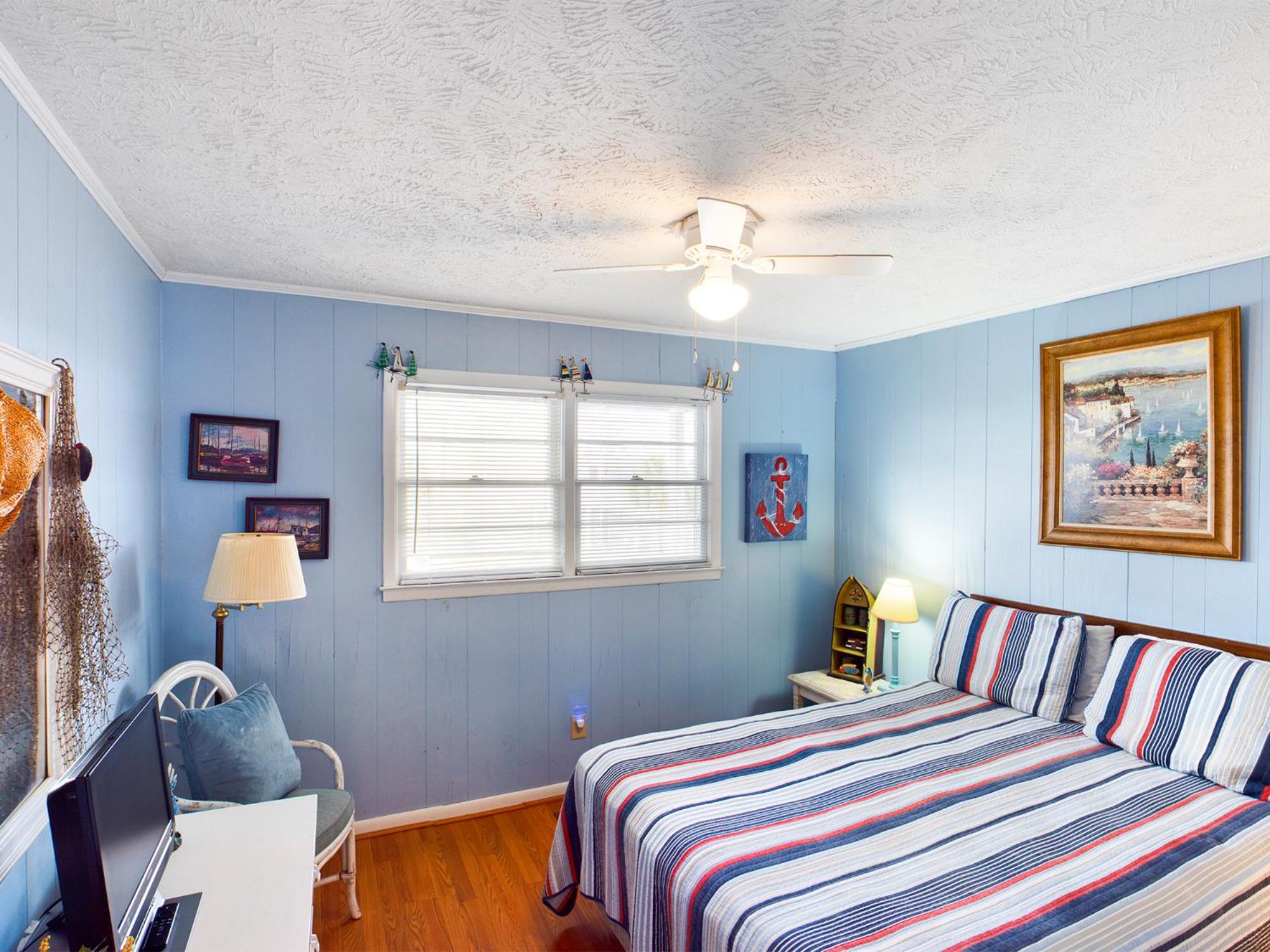 Channel-Front 4BR • Deep Water Views Kayak Fish Dog Friendly • Crew’s Nest