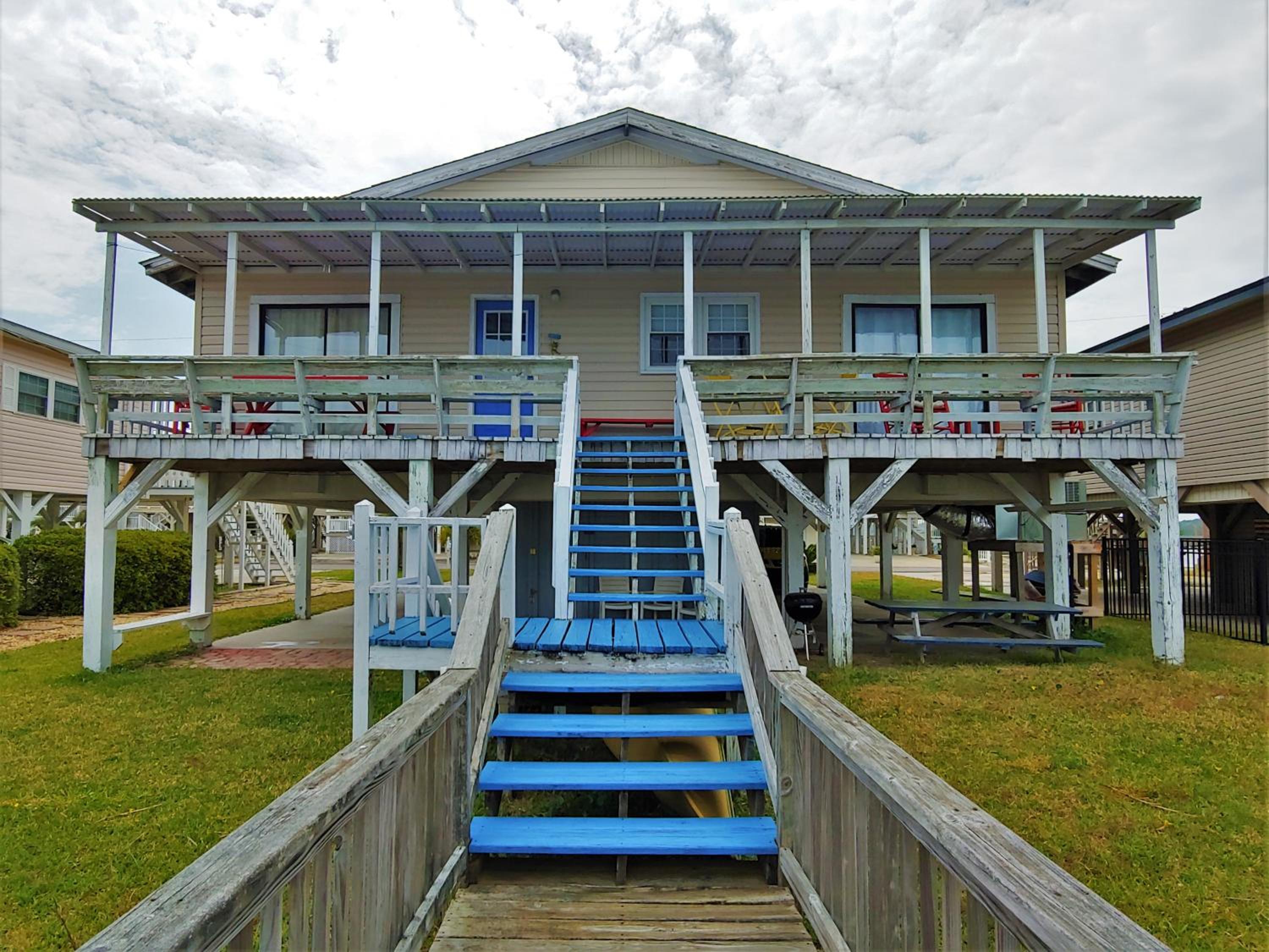 Channel-Front 4BR • Deep Water Views Kayak Fish Dog Friendly • Crew’s Nest