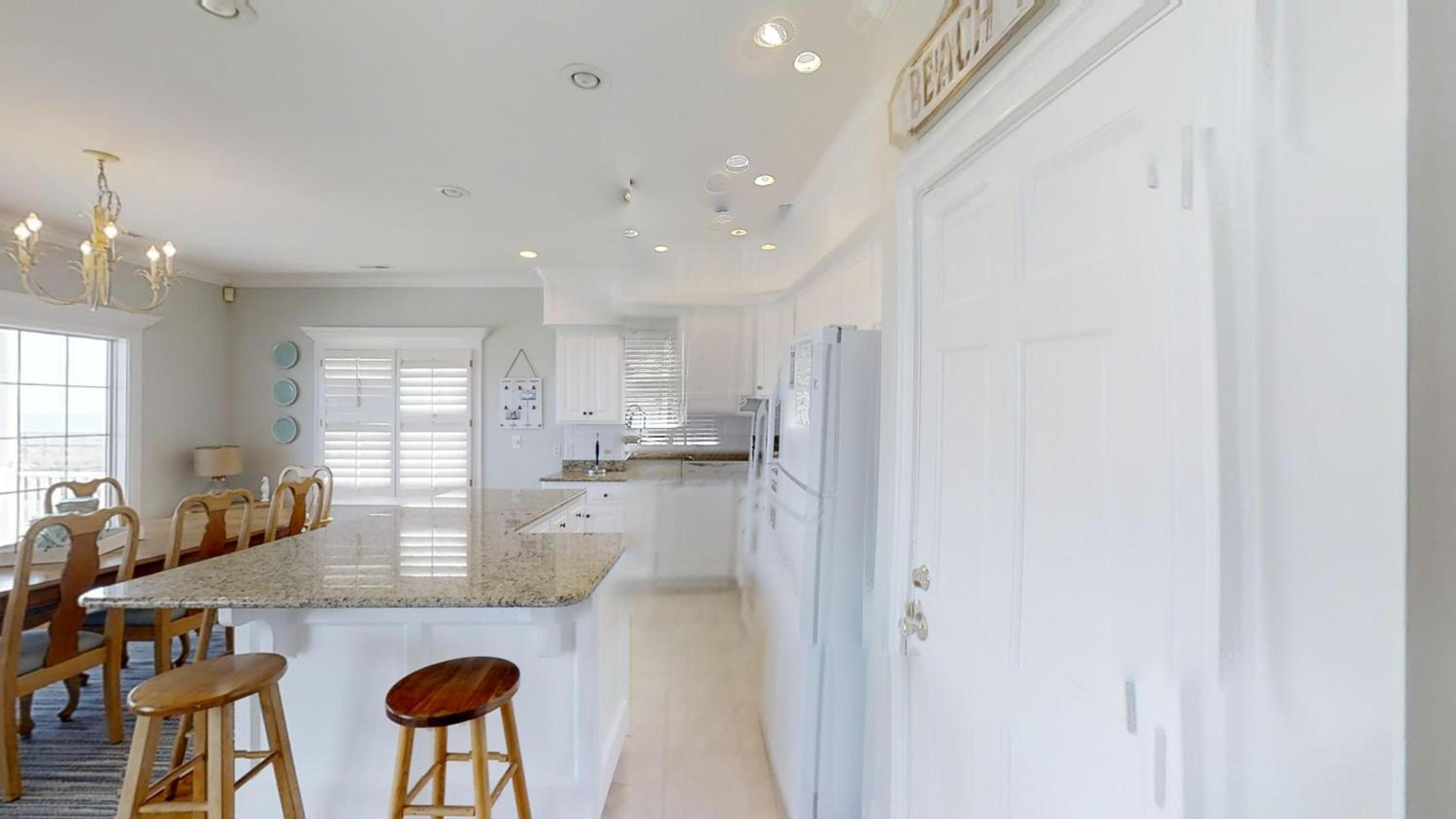 Ocean Drive Oceanfront 6BR • All En-Suite • Private Pool • Sleeps 20 • Ibis view 4