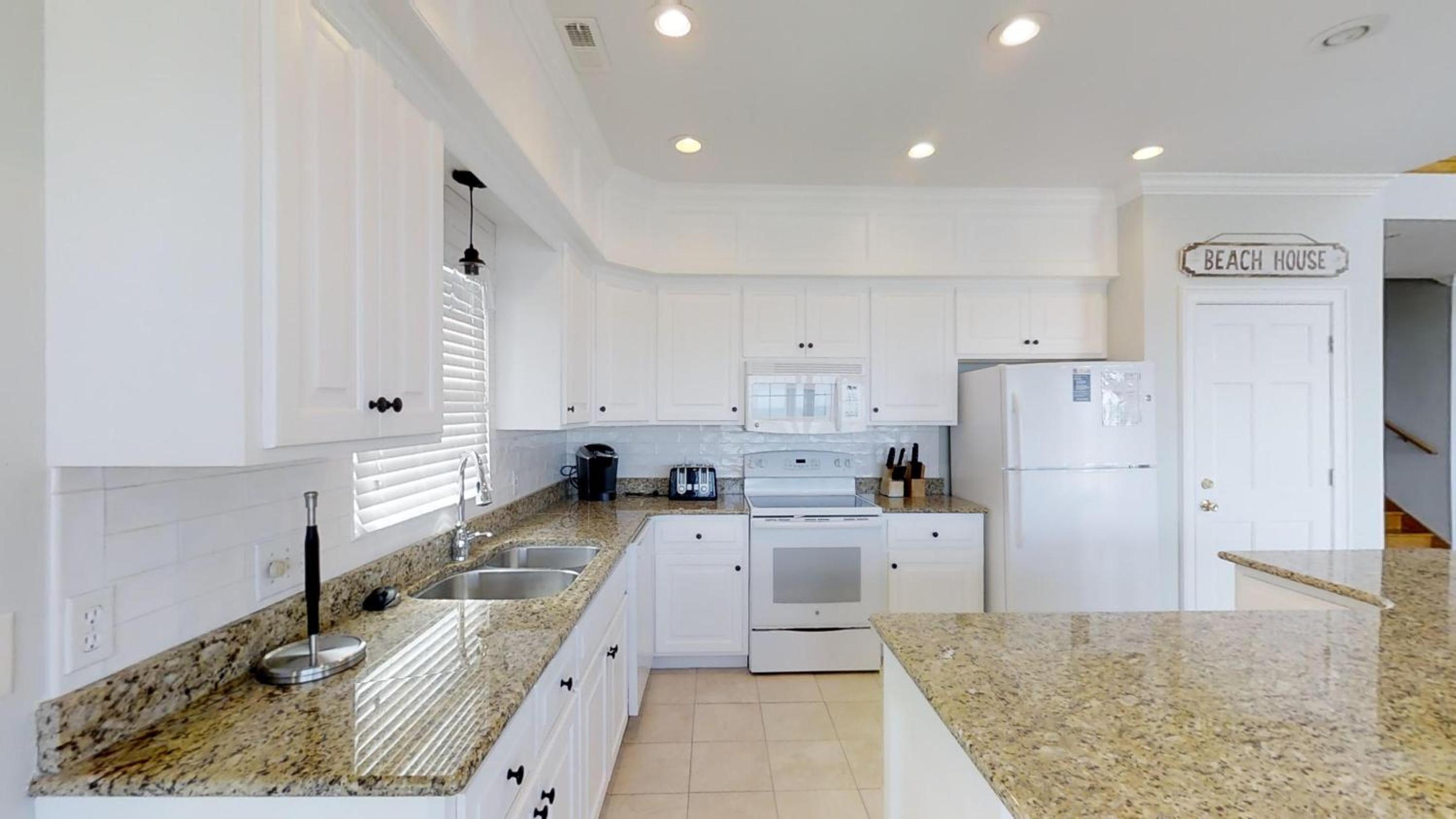 Ocean Drive Oceanfront 6BR • All En-Suite • Private Pool • Sleeps 20 • Ibis view 5