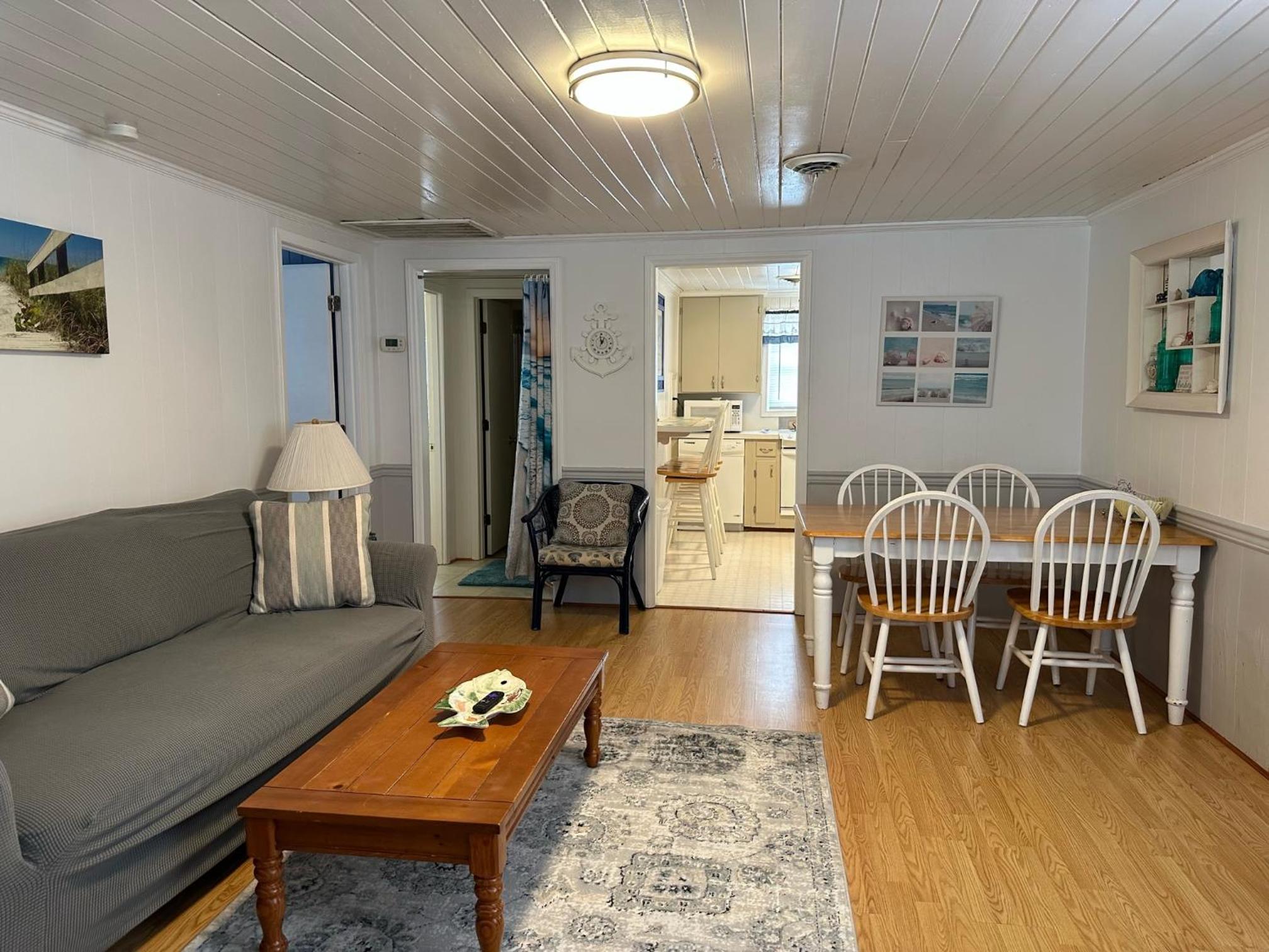 Walk-to-Beach Pier 4BR Cherry Grove House – JJ Beach House view 4