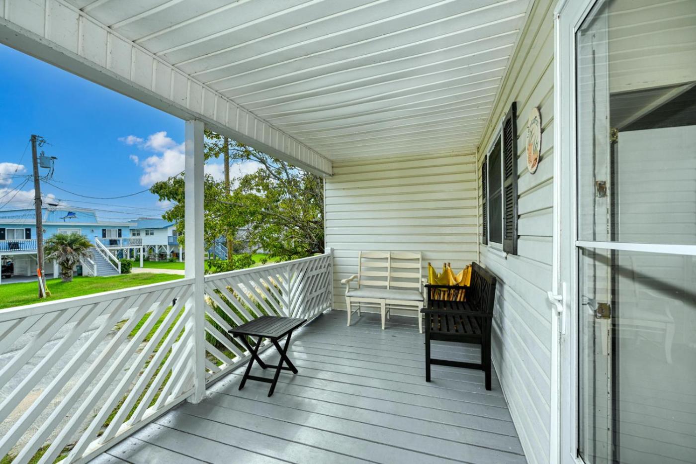 Channel-Front 4BR • Fish Kayak Dock Water Views • Snowbirds Welcome • Marsh View Getaway view 4