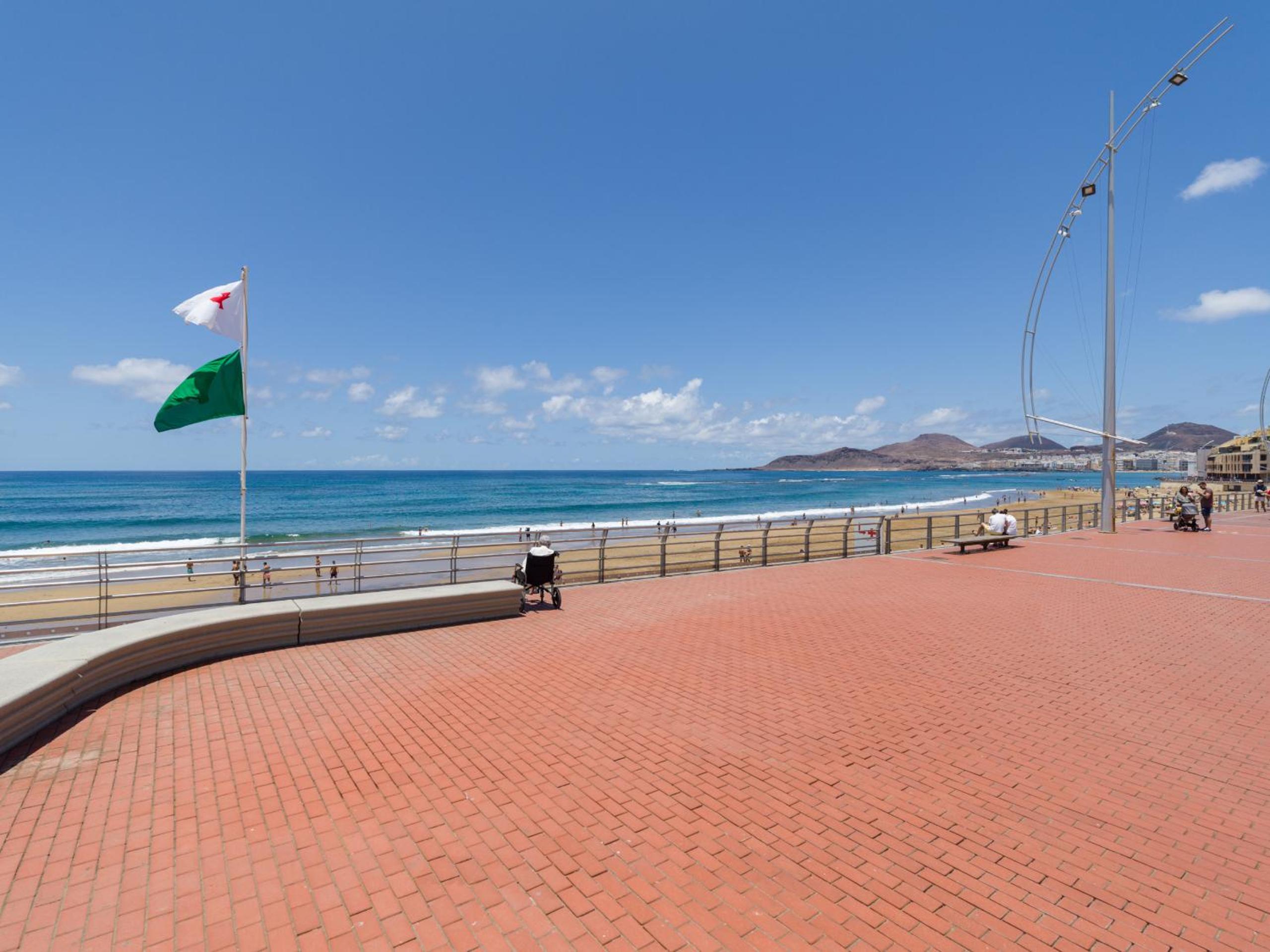 Canteras Sport Beach by Canariasgetaway