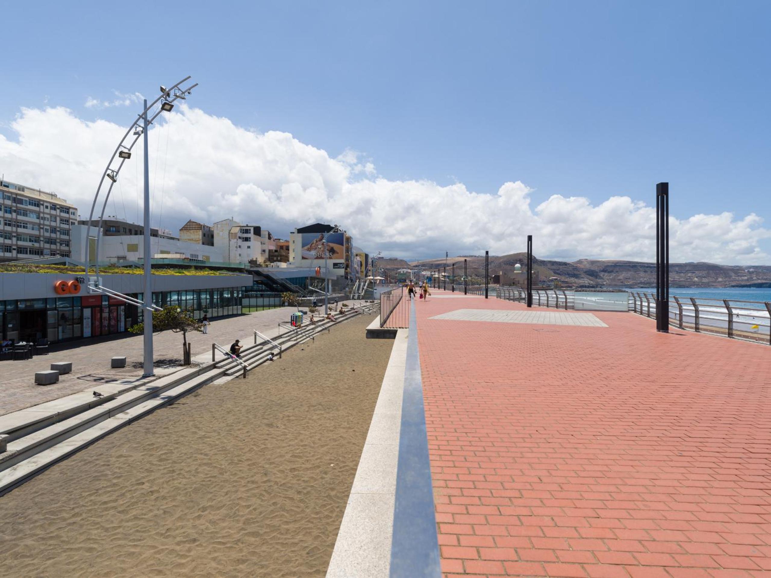 Canteras Sport Beach by Canariasgetaway