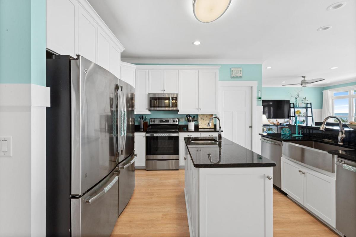 Cherry Grove Oceanfront 6BR • Heated Pool Opt • Elevator • GameRm • Pvt Walkover • Annual Tradition